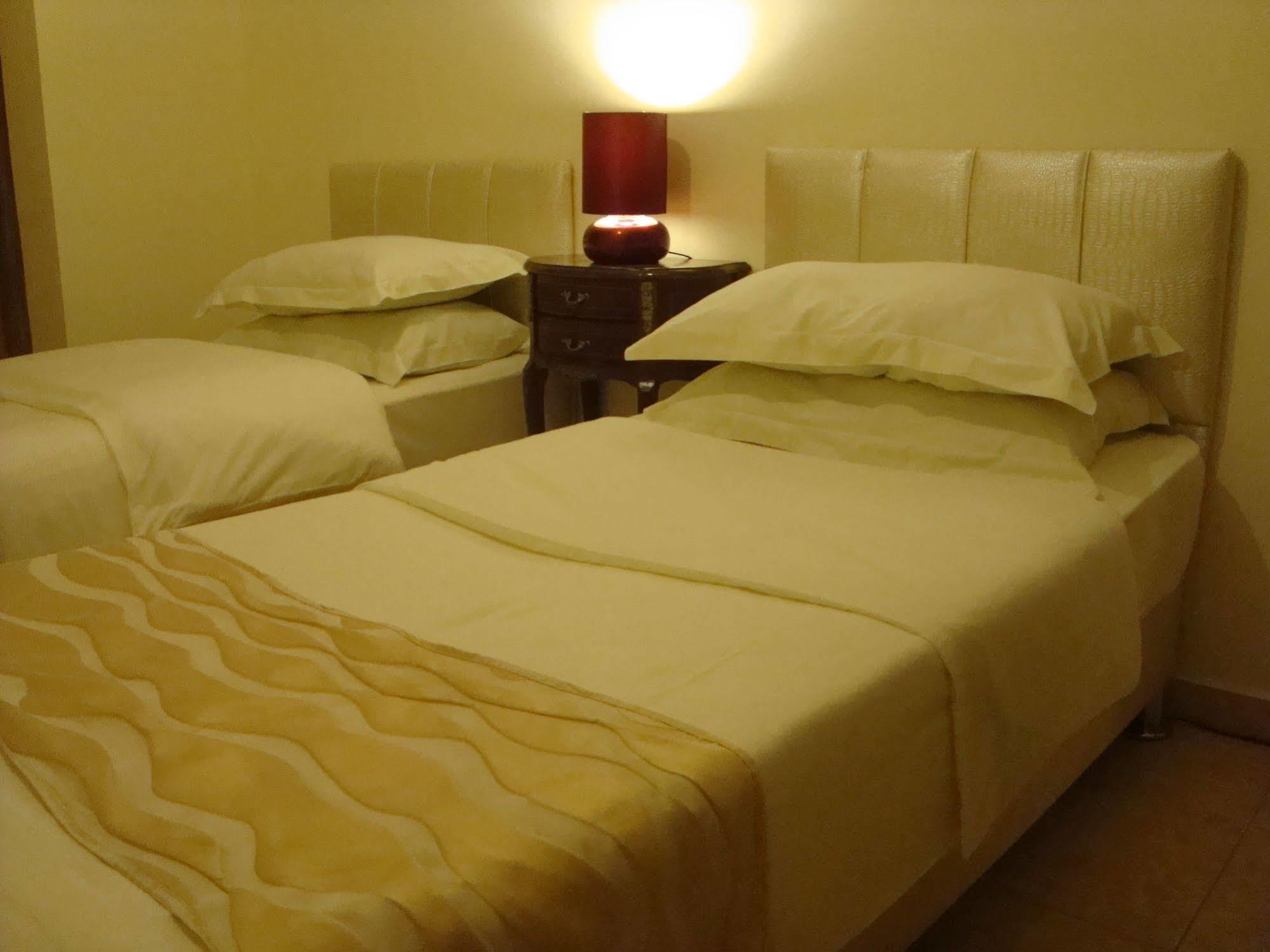 Rafi Hotel Аман Екстериор снимка