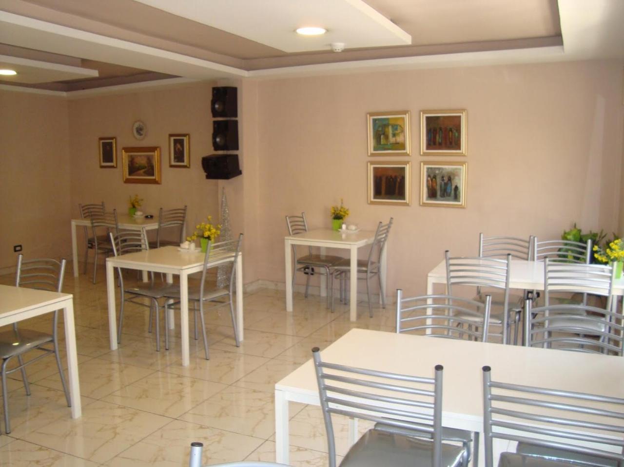 Rafi Hotel Аман Екстериор снимка